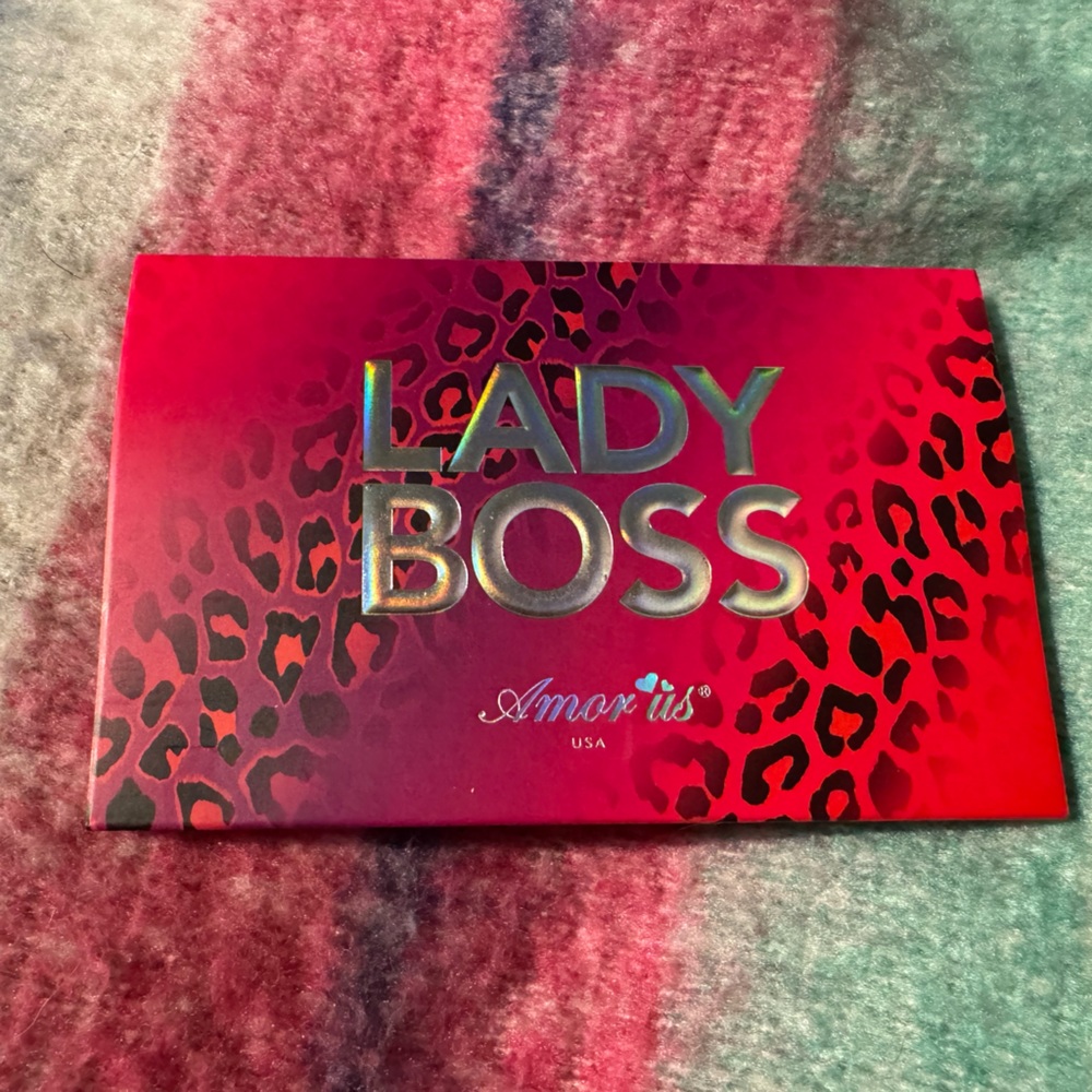 Amor us Lady Boss Eye Shadow Palette 🎨